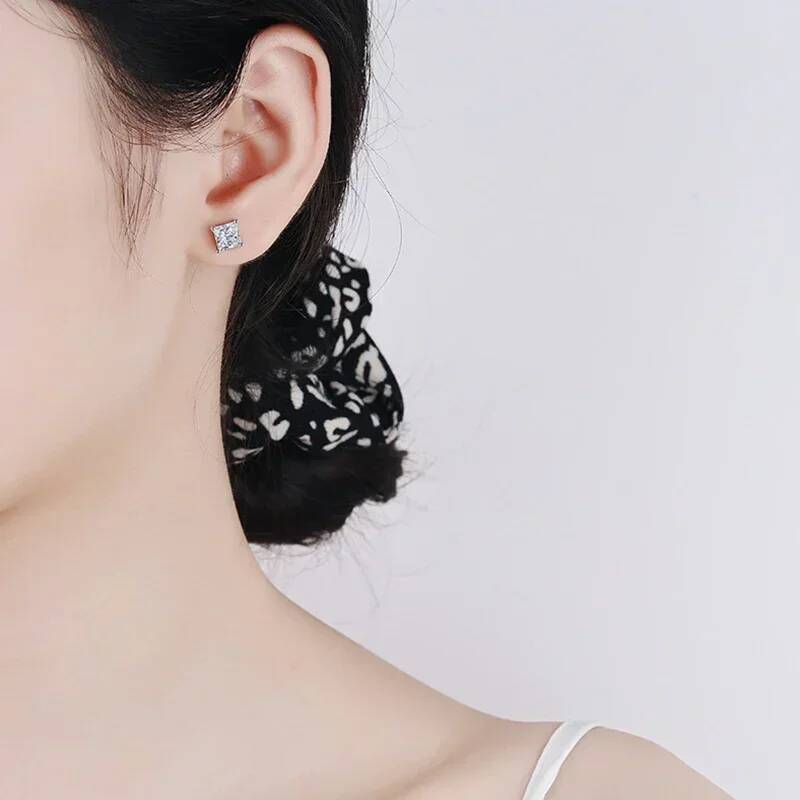 Moissanite Stud Earrings Round Cut 1Ct - 1캐럿 2캐럿 프린세스 컷 모이사나이트 귀걸이