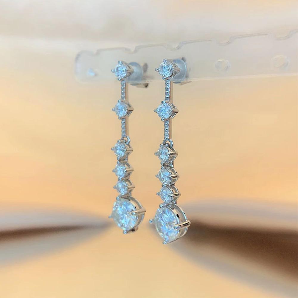 Moissanite Stud Earrings Round Cut 1Ct - 925 스털링 실버 소재의 1캐럿 둥근