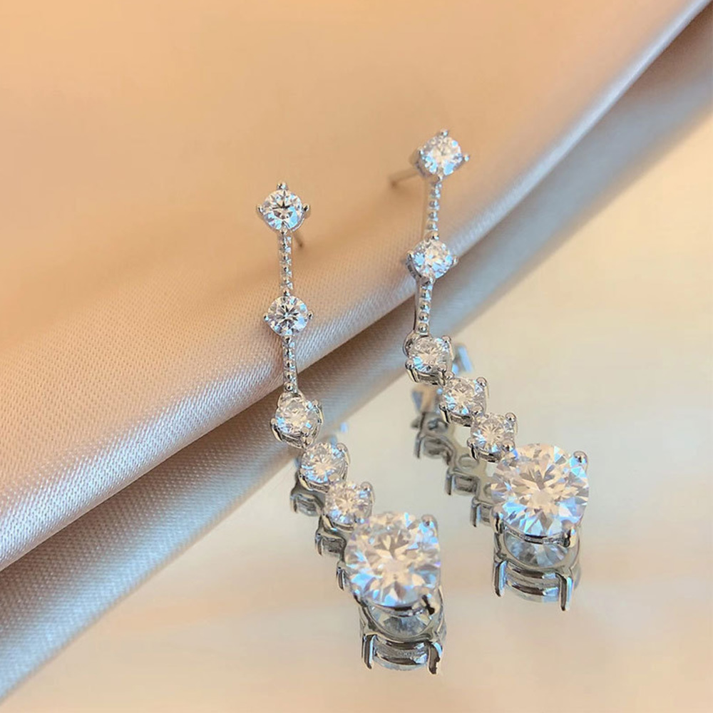 925 스털링 실버 소재의 1캐럿 둥근 모양의 모이사나 - Moissanite Stud Earrings Round Cut 1Ct 리뷰 및 가격