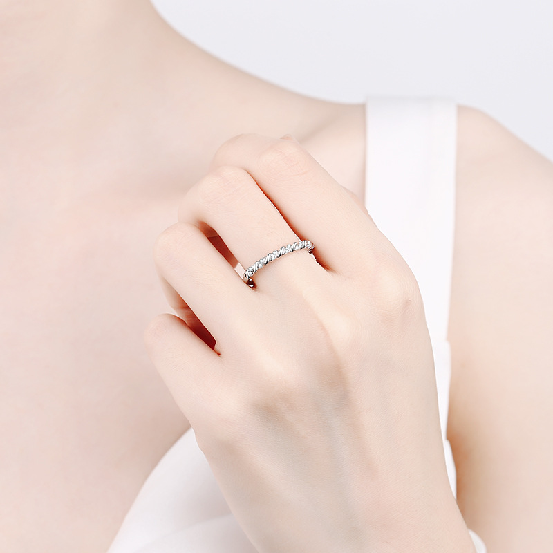 여성용 모이사나이트 트위스트 이터니티 반지, 스털링 실 - Moissanite Eternity Band Ring Stackable 리뷰 및 가격