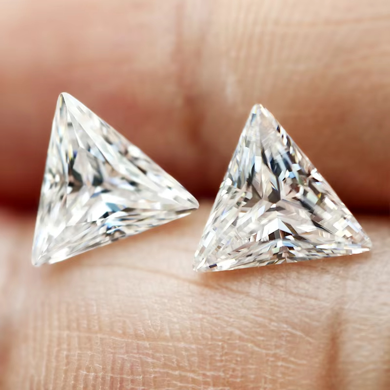 새로운 화이트 삼각형 컷 모이사나이트 루즈 스톤 0.3 - Gra Certificate Loose Moissanite Stone 리뷰 및 가격